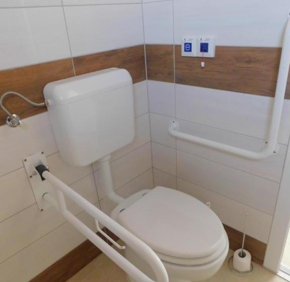 تختخواب و صبحانه Berta Panzió