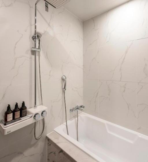 Brown Dot Hotel Gupo