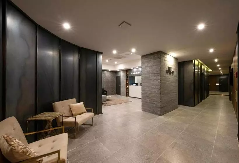 Brown Dot Hotel Gupo