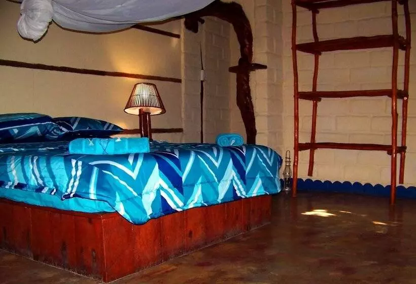هتل Nhanombe Lodge