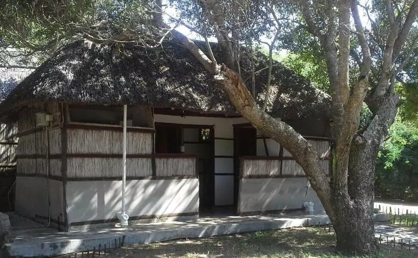 هتل Nhanombe Lodge
