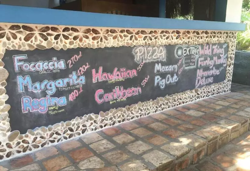هتل Nhanombe Lodge