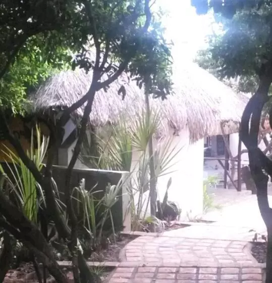 هتل Nhanombe Lodge