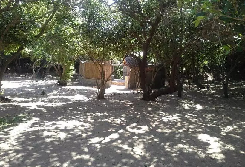 هتل Nhanombe Lodge