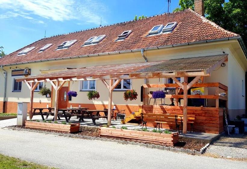 פנסיון Penzion Na Navsi