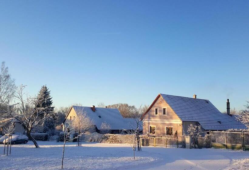 פנסיון Penzion Na Navsi