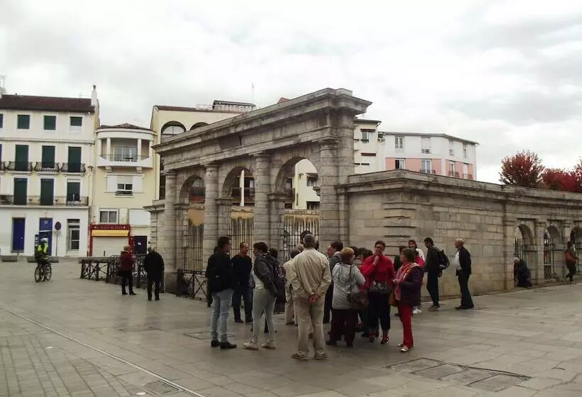 Aamiaismajoitus (B&B) Chambres D Hôtes De Poumatan