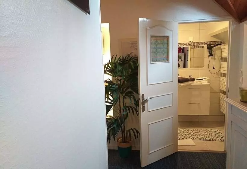 Aamiaismajoitus (B&B) Chambres Du Jardin Fleuri