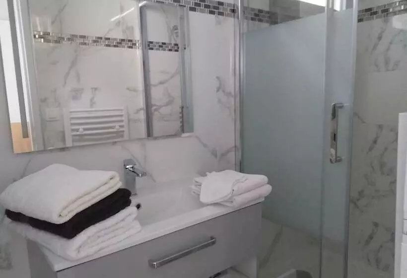 Aamiaismajoitus (B&B) Chambres Du Jardin Fleuri