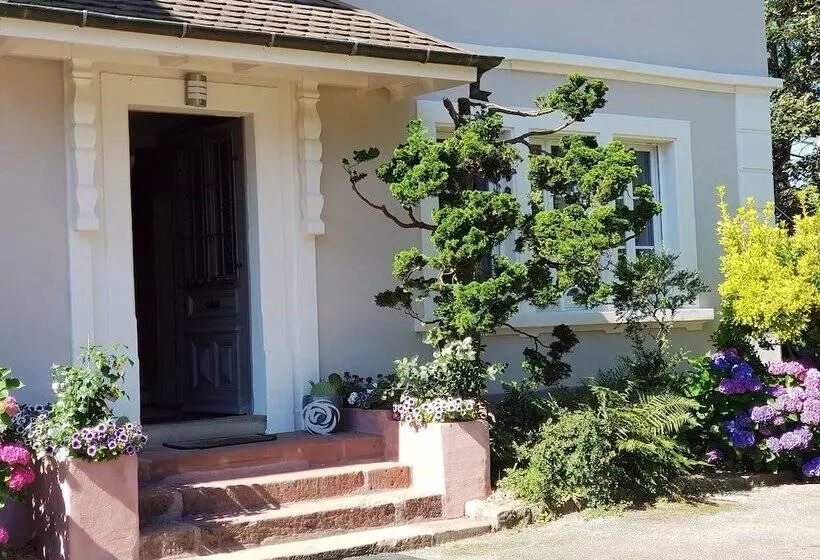 Aamiaismajoitus (B&B) La Roseraie