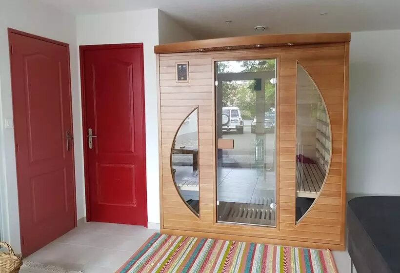 Aamiaismajoitus (B&B) La Roseraie