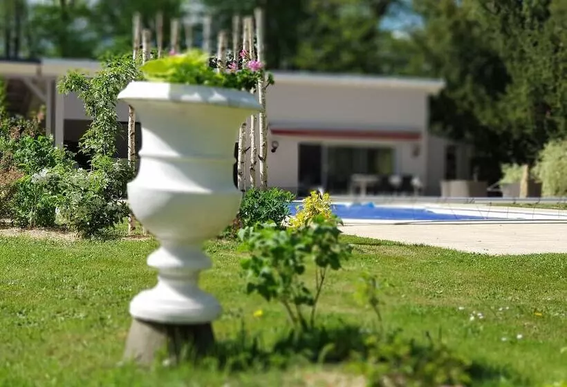 Aamiaismajoitus (B&B) La Roseraie