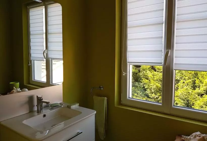 Aamiaismajoitus (B&B) La Roseraie