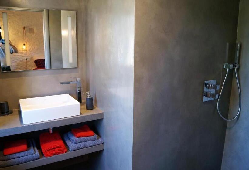 مبيت وإفطار Le Mas De Colongene