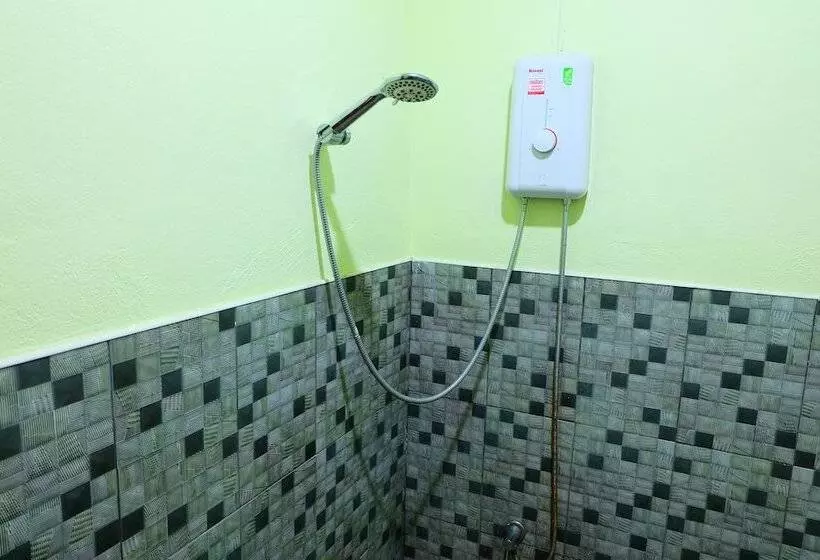 هتل Buddy Inn