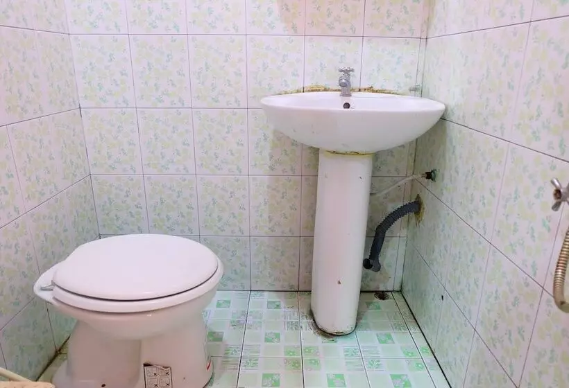 هتل Buddy Inn