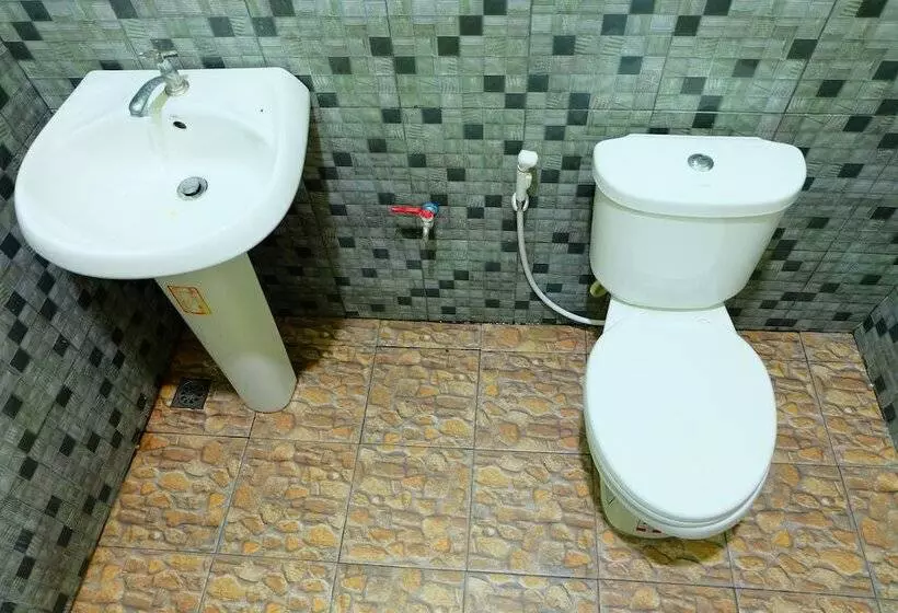 هتل Buddy Inn