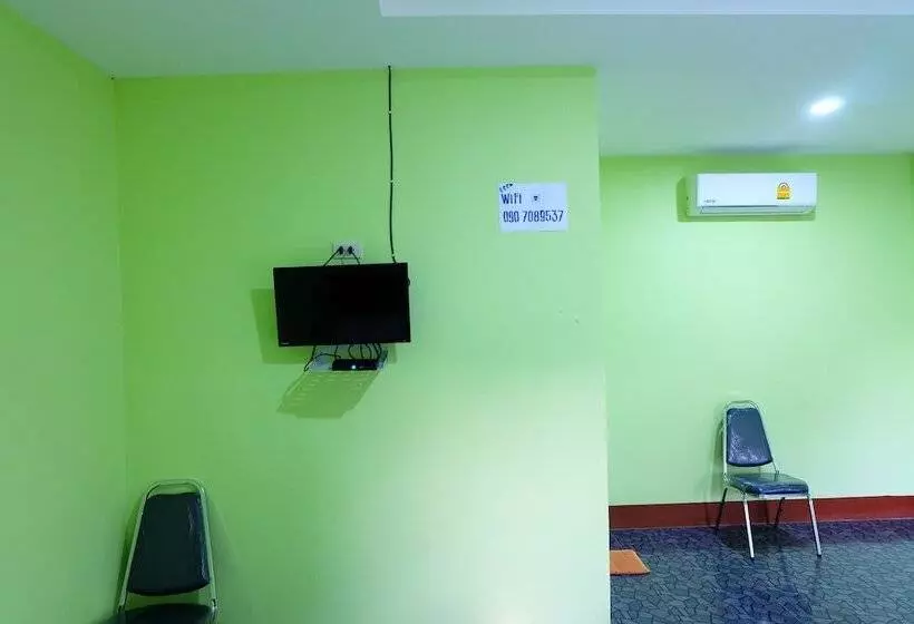 هتل Buddy Inn