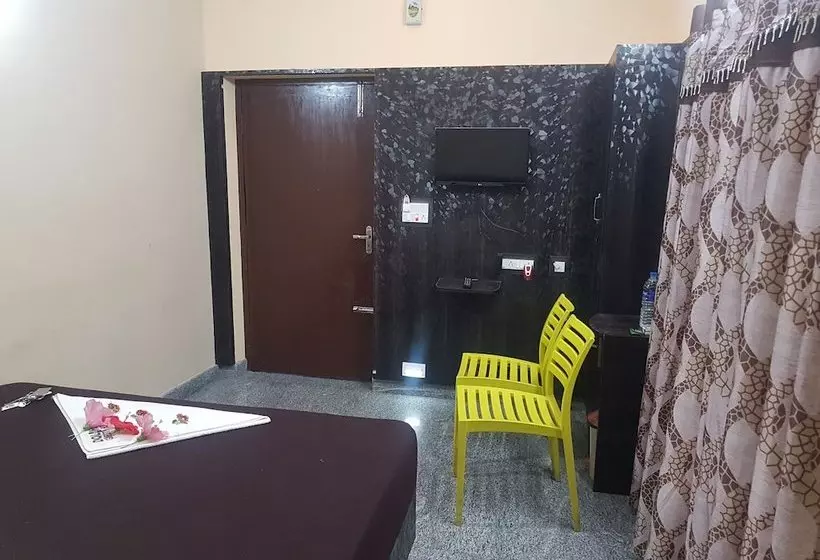 Hotelli Dolphin Resort