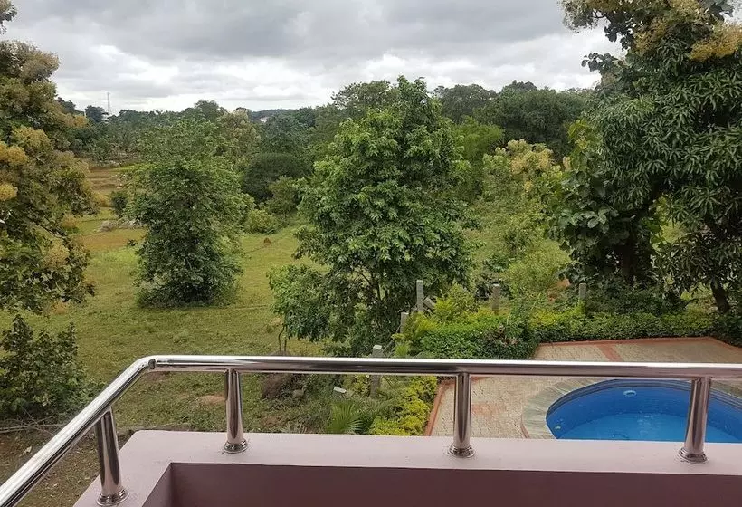 Hotelli Dolphin Resort