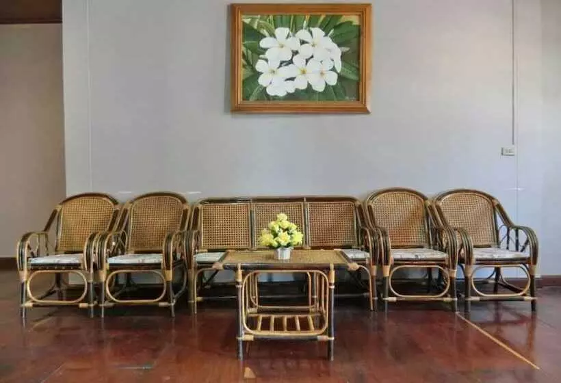 Hotelli Kiangphu Resort