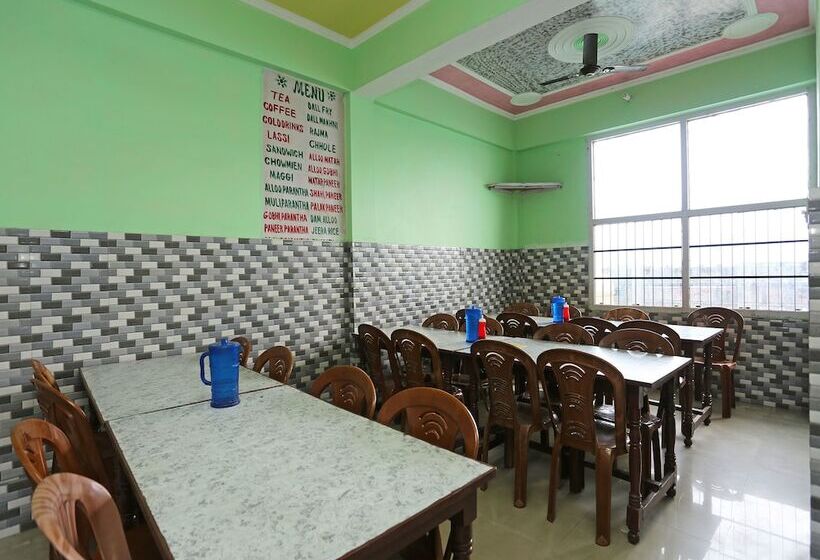 호텔 Kiran By Oyo Rooms