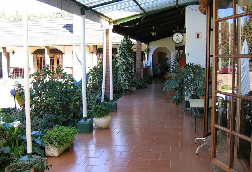 酒店 Oaks Lifestyle Farm & Holiday Resort