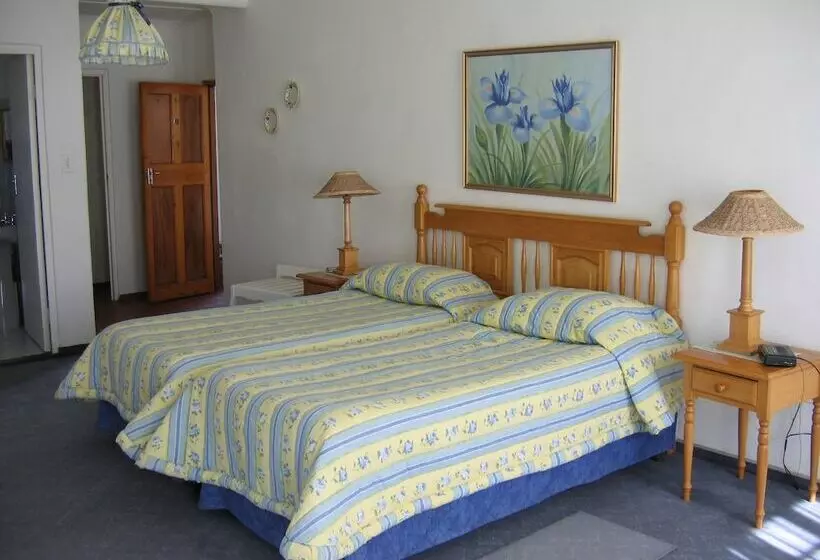 Hotelli Oaks Lifestyle Farm & Holiday Resort