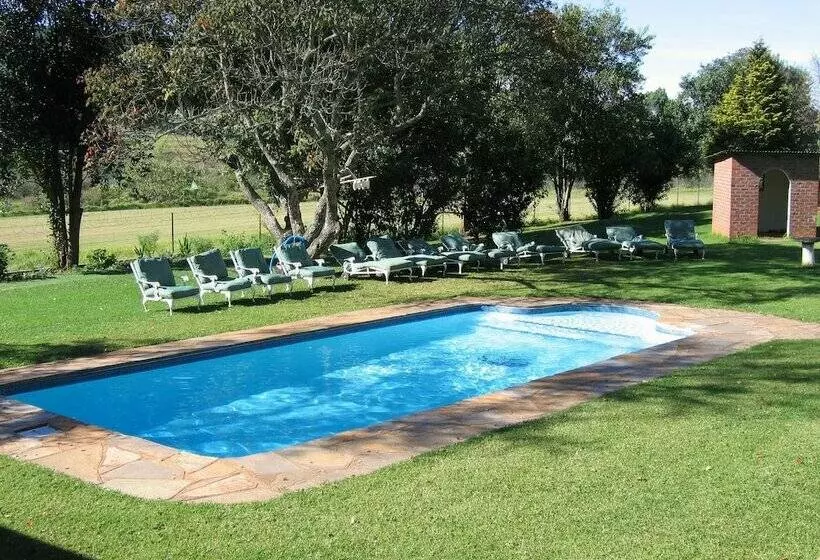 Hotelli Oaks Lifestyle Farm & Holiday Resort