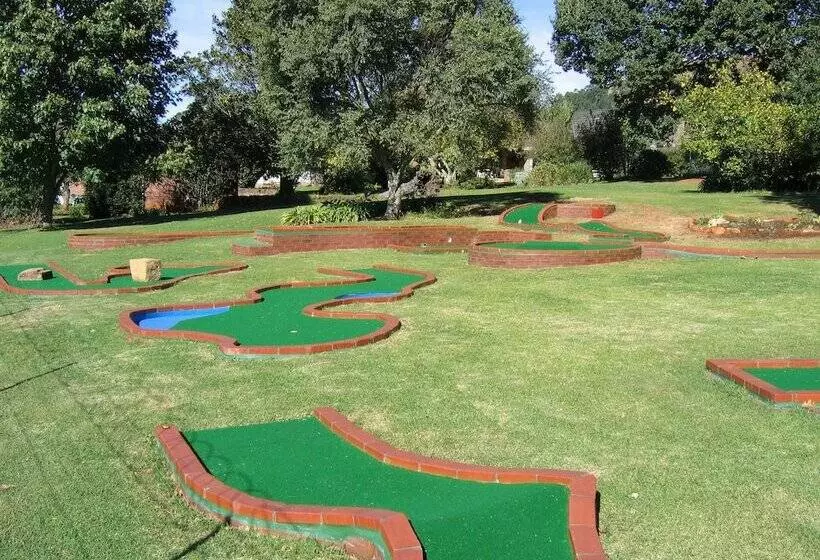 Hotelli Oaks Lifestyle Farm & Holiday Resort