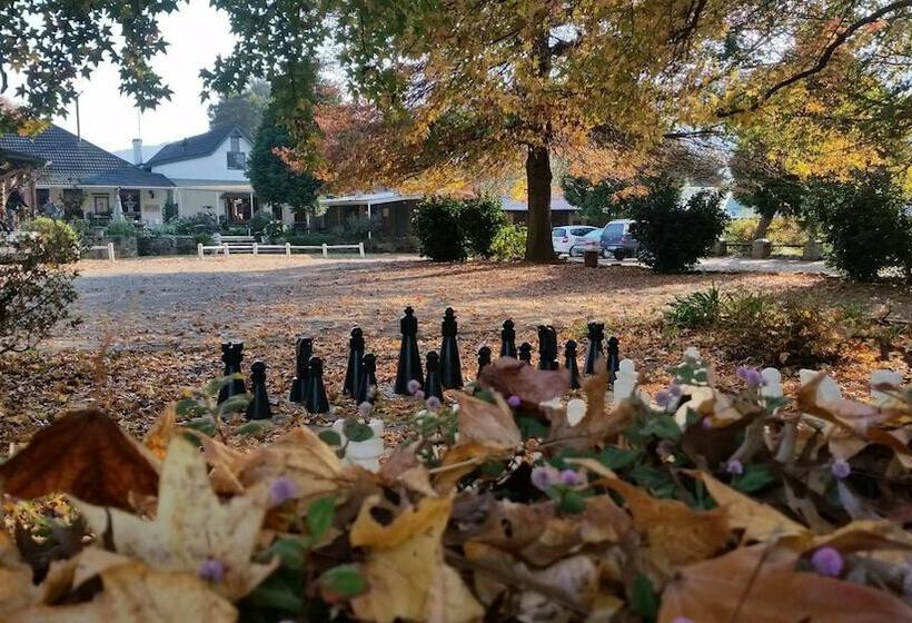 酒店 Oaks Lifestyle Farm & Holiday Resort