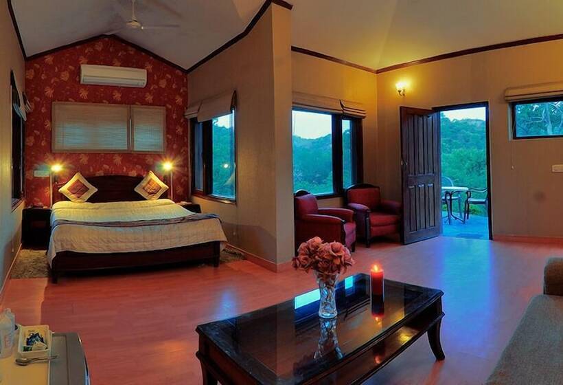 Отель The Kikar Lodge