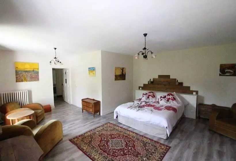 Majatalo Domaine Du Moulin Neuf