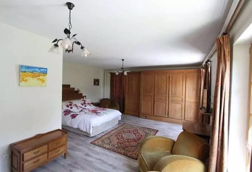 Majatalo Domaine Du Moulin Neuf