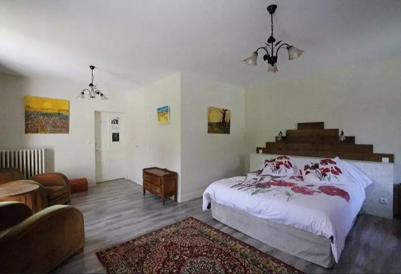 Majatalo Domaine Du Moulin Neuf