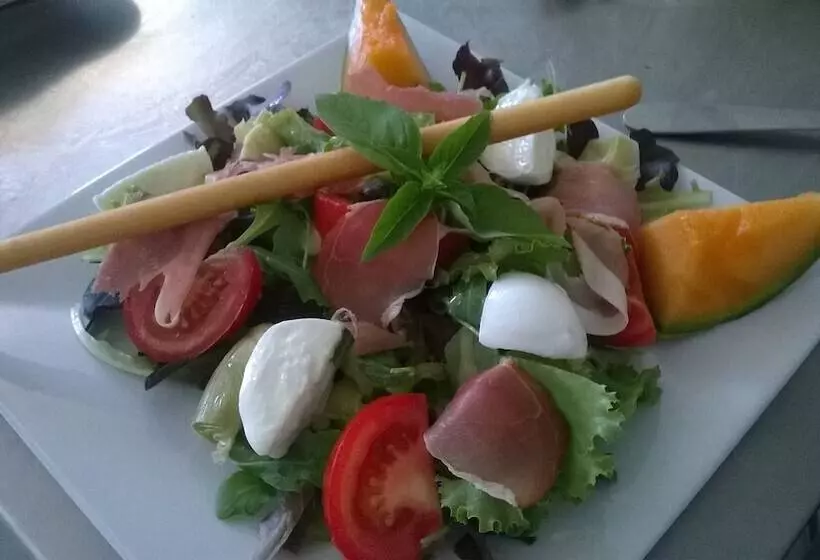 ペンション Le Café Des Fleurs Chambres D Hôtes