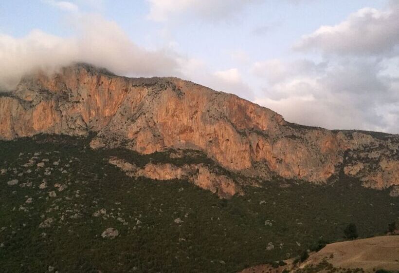 بنسيون Maison D'hôtes Akchour