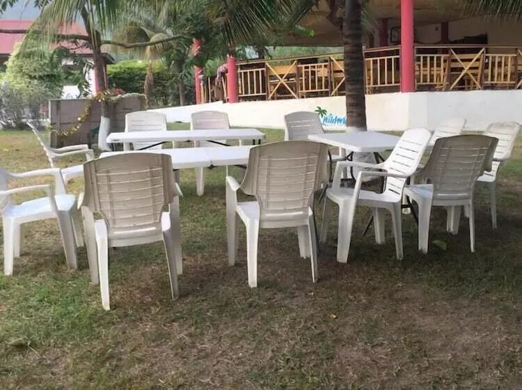 Wildwin Resort  Hostel