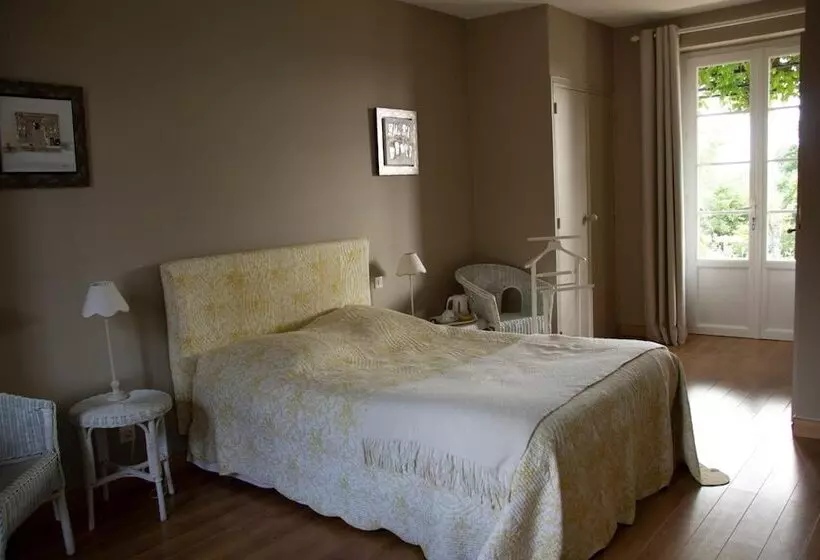 Aamiaismajoitus (B&B) Chambres D Hôtes La Pocterie