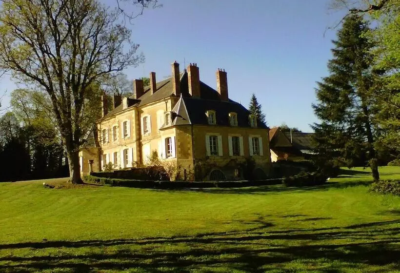 Aamiaismajoitus (B&B) Manoir De Curty