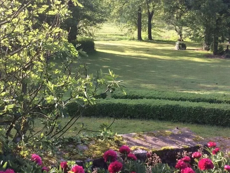 Aamiaismajoitus (B&B) Manoir De Curty