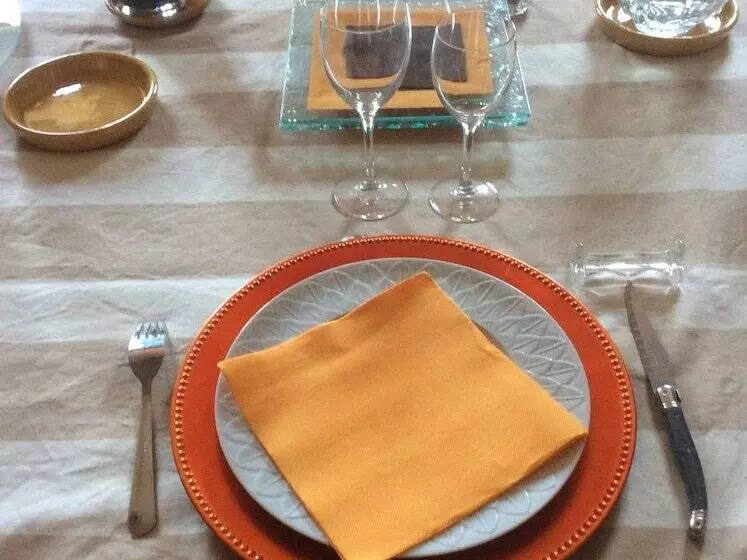 Aamiaismajoitus (B&B) Manoir De Curty