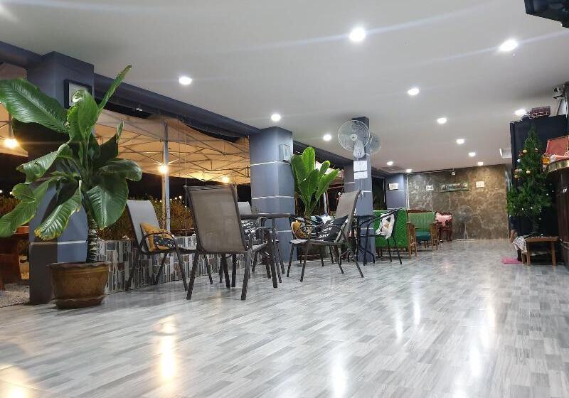 Hotel บ้านแก่งรีสอร์ท เชียงคาน