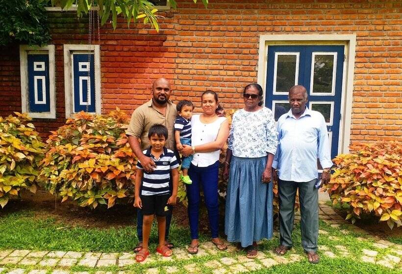 ホテル Honey Tree Polonnaruwa