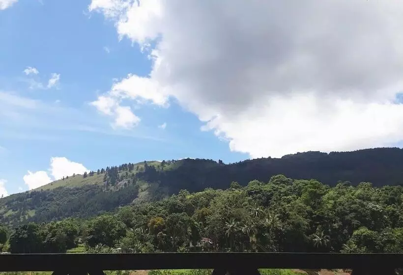 Hotelli Luminary Lodge