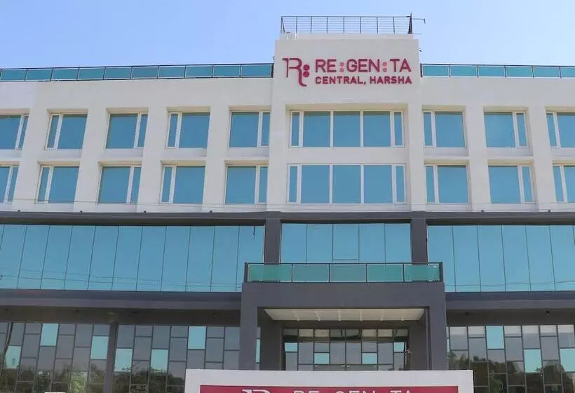 ホテル Regenta Central Harsha Vapi