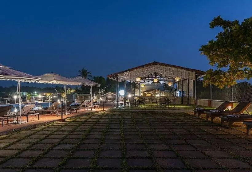 Hotelli Salcete Beach Resort