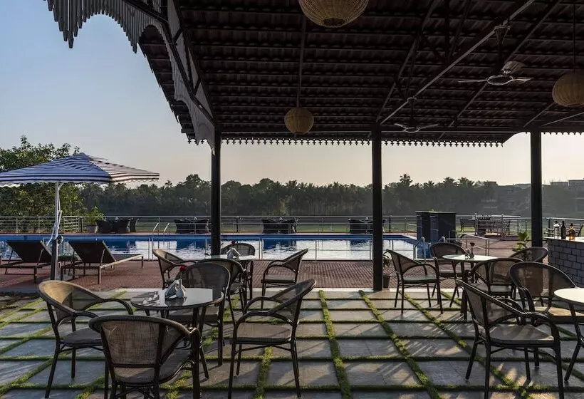 Hotelli Salcete Beach Resort