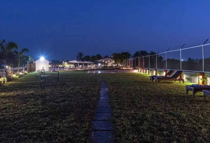 Hotelli Salcete Beach Resort