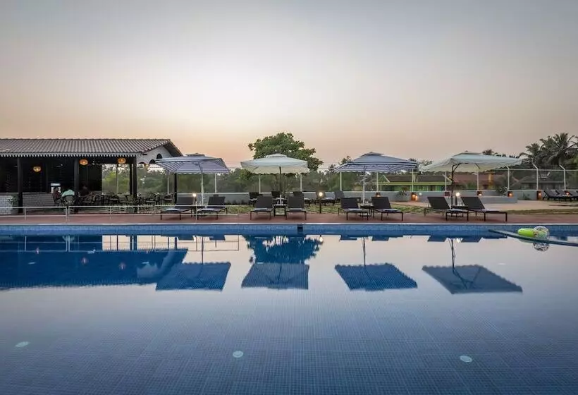 Hotelli Salcete Beach Resort